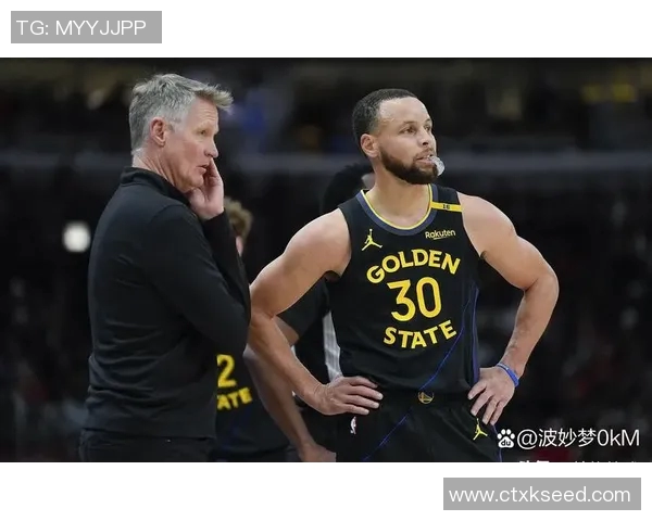 科尔盛赞库里在球队中的核心地位一切战术围绕他展开