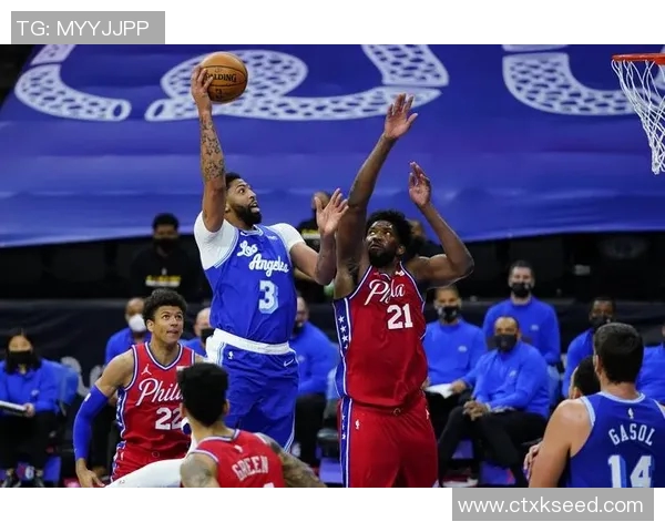 布泽尔儿子杜克季前赛表现惊艳狂砍24分23板再送盖帽接连高分展现潜力