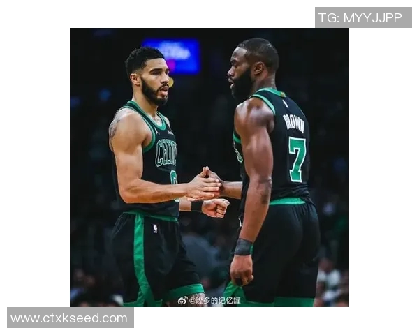 杰伦布朗状态火热单核带队四场比赛三次30表现惊艳