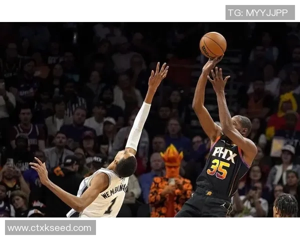 文班亚马半场表现抢眼砍下19分10板3助3断1帽唯失误略显不足