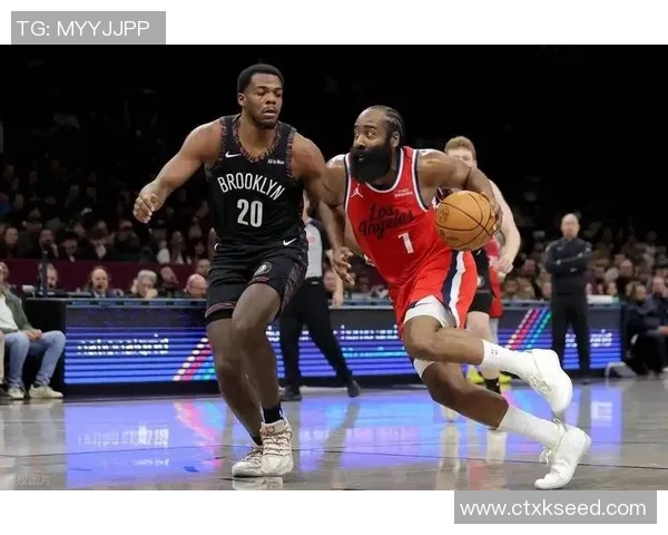 哈登上半场狂砍20分下半场哑火科尔强调对其防守的重要性