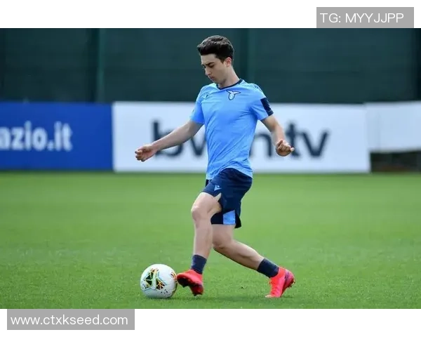 里肯强调与施洛特贝克的高度信任关系及对多特的完全认同 里肯强调与施洛特贝克的高度信任关系及对多特的完全认同