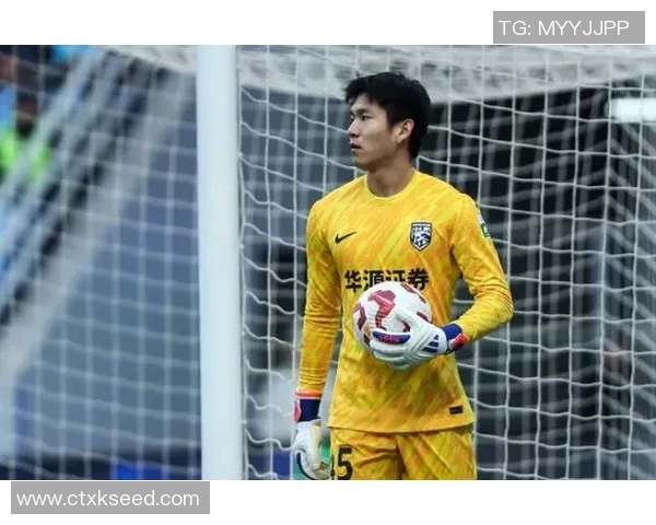 客胜三镇成功保级球迷热情迎接深圳新鹏城全队归来 客胜三镇成功保级球迷热情迎接深圳新鹏城全队归来