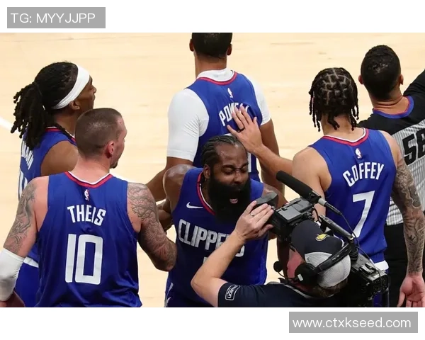 小卡半场火力全开26分助力国王争胜期待50精彩表现