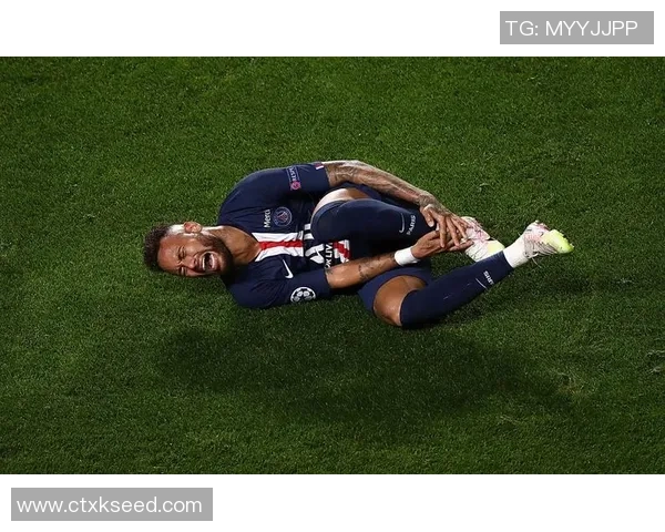 内马尔遭遇无接触拉伤痛苦倒地队医紧急救治后顽强回归赛场