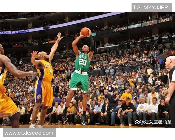 阿伦表现出色11投5中三分球命中率高达50贡献13分并有2篮板2助攻1抢断1盖帽