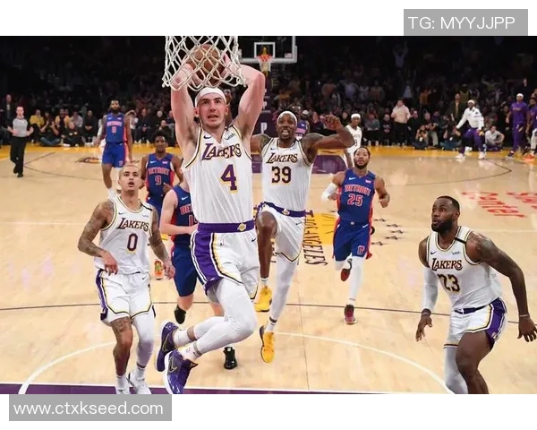 小莫布里攻防两端表现出色12投9中贡献18分10板2断2帽正负值高达26 小莫布里攻防两端表现出色12投9中贡献18分10板2断2帽正负值高达26